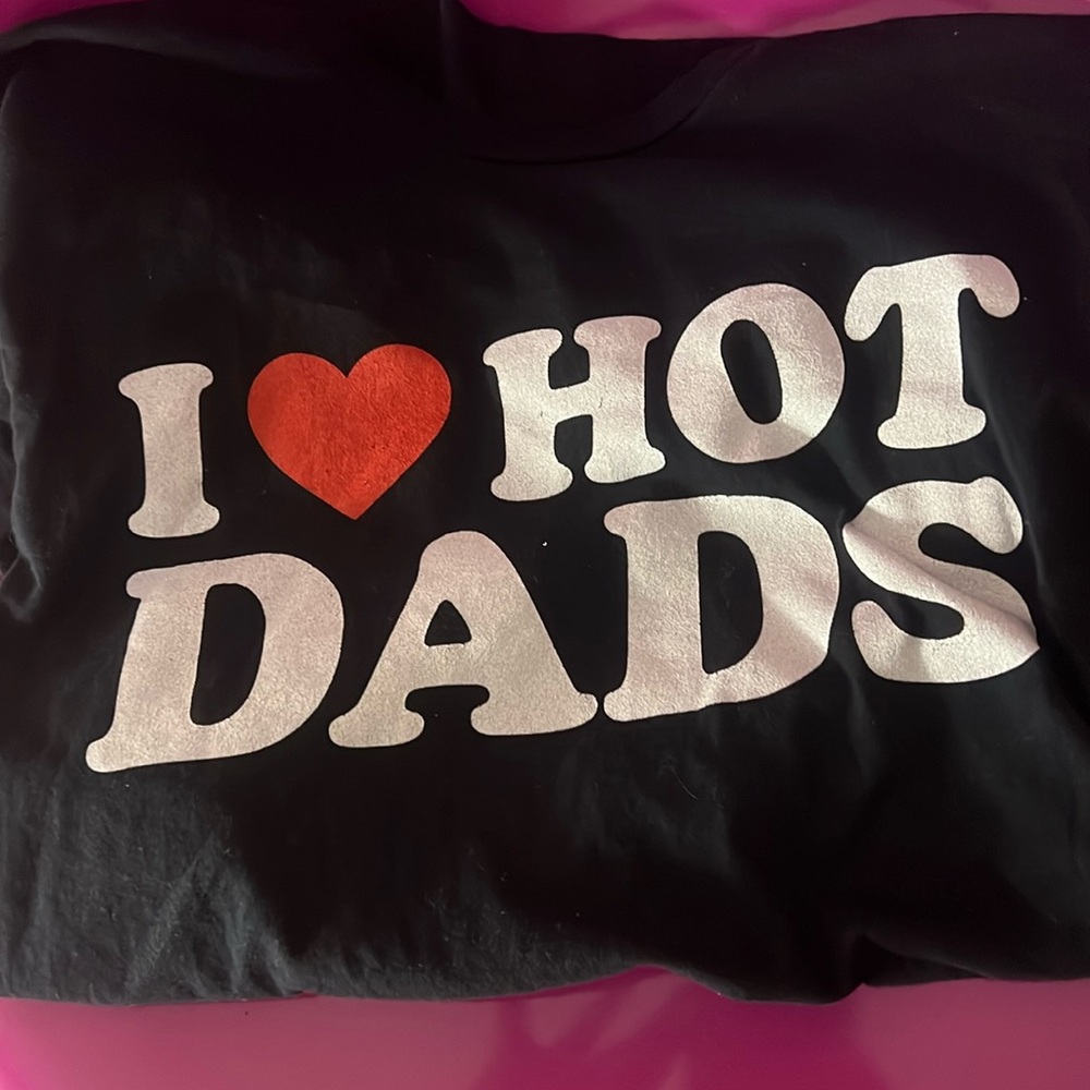 I heart hot dad’s graphic tee, men’s short sleeve shirt